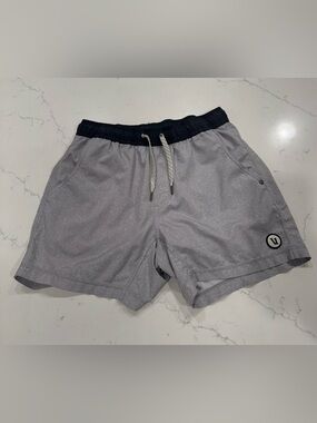Vuori Kore Shorts Gray Athletic Lined Training Performance V367 Mens Size Small